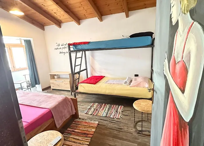 بيت شباب Divina